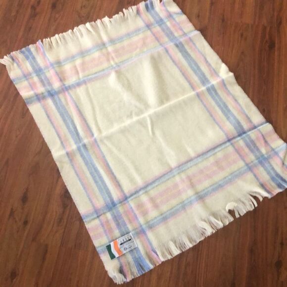 John HANLY Landau Made in Ireland wall small blanket, throw, scarf ￼ Cream, blue - Picture 3 of 5